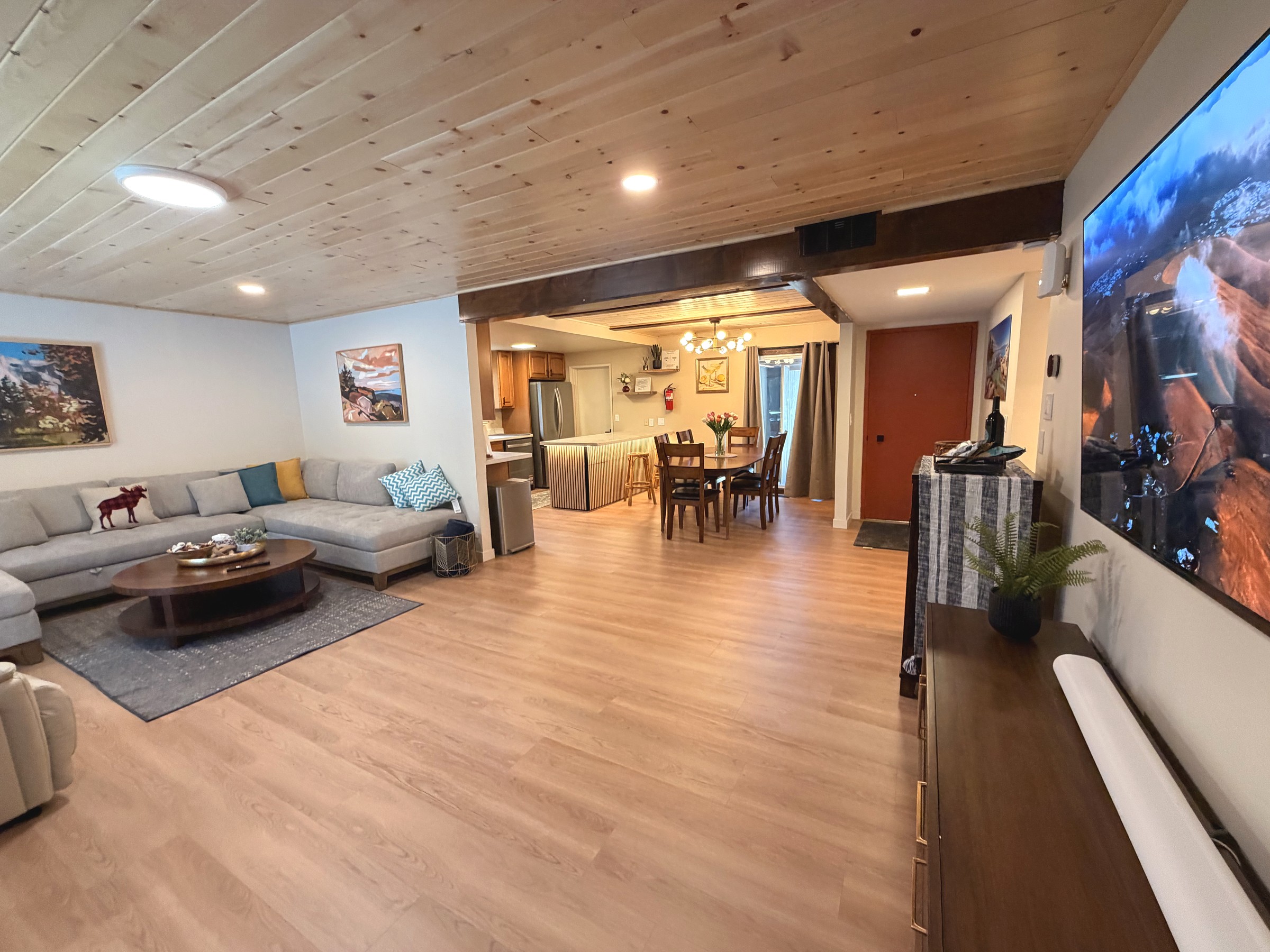 Open plan · wide